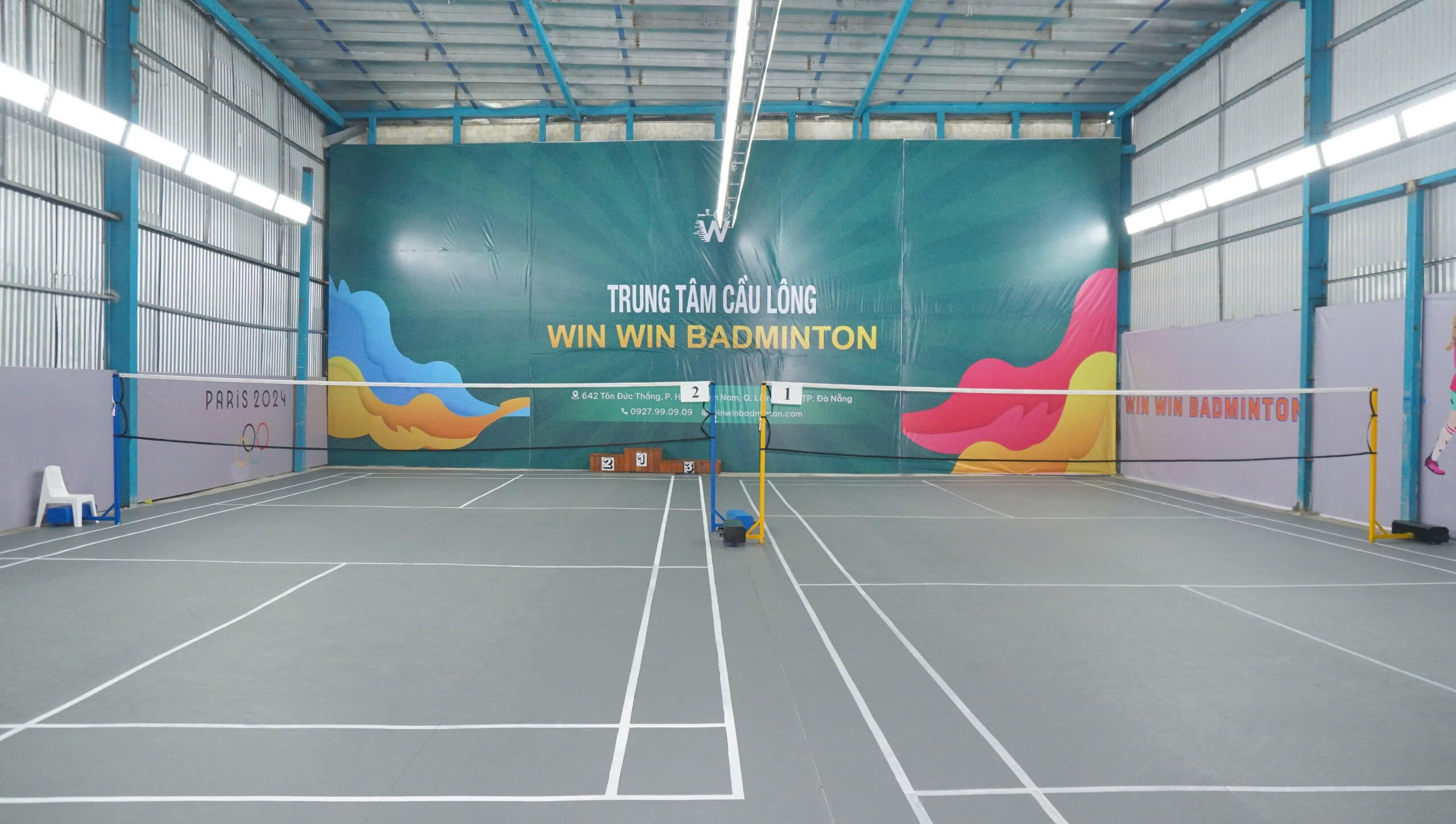 san-cau-long-THPT-Nguyen-Thuong-Hien